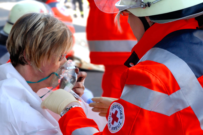 Helferübung: Bereitschaften - Sanitätsdienst; Journalistencamp Szenario „Brandanschlag auf ein Jugendheim“